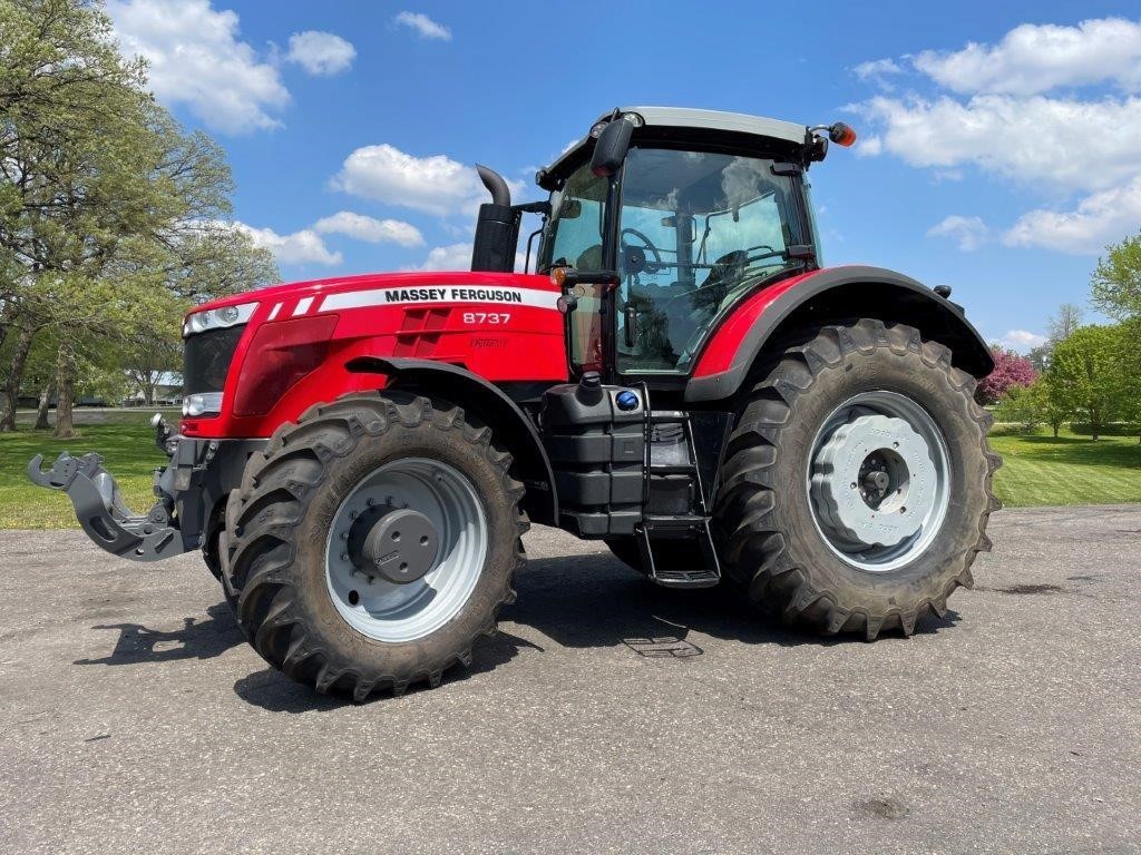 Massey Ferguson 8737