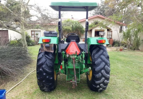 2014 John Deere 5503 4WD - Image 2