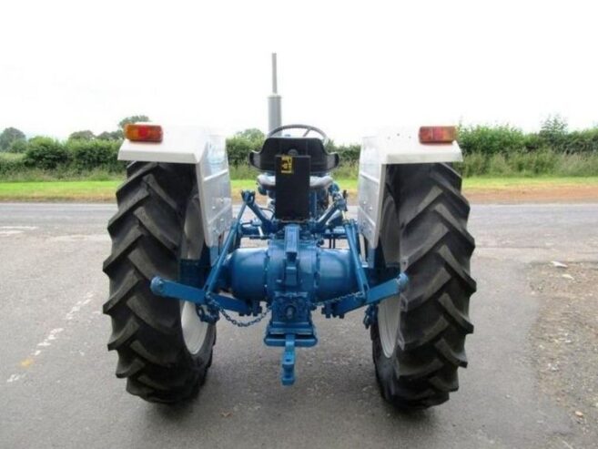 Ford 4000 2WD - Image 3