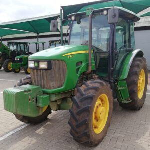 2017-John Deere – 5082E MFWD
